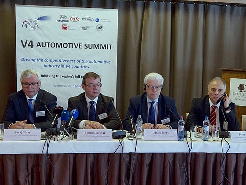 Automobilový průmysl V4 vyzývá vlády ke spolupráci